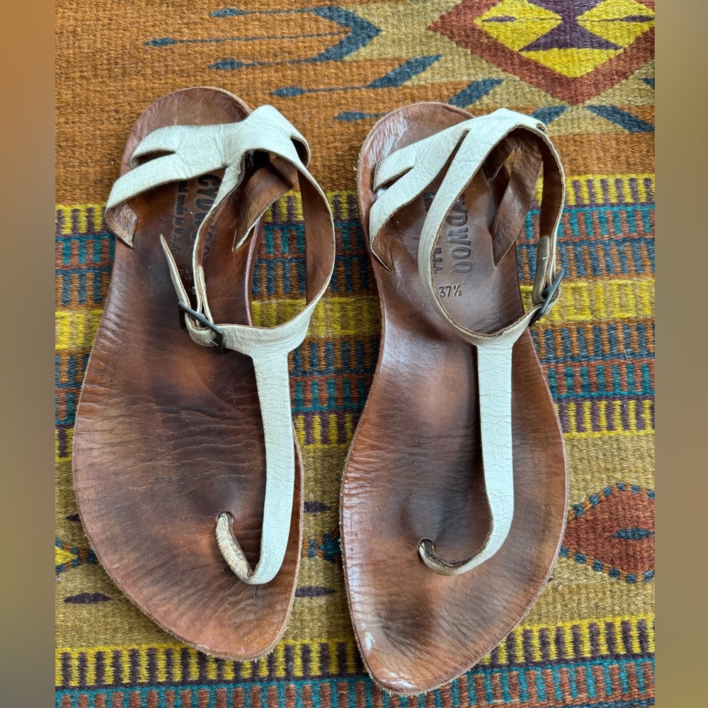 🤍Cydwoq Cure Pearl White Sandal🤍